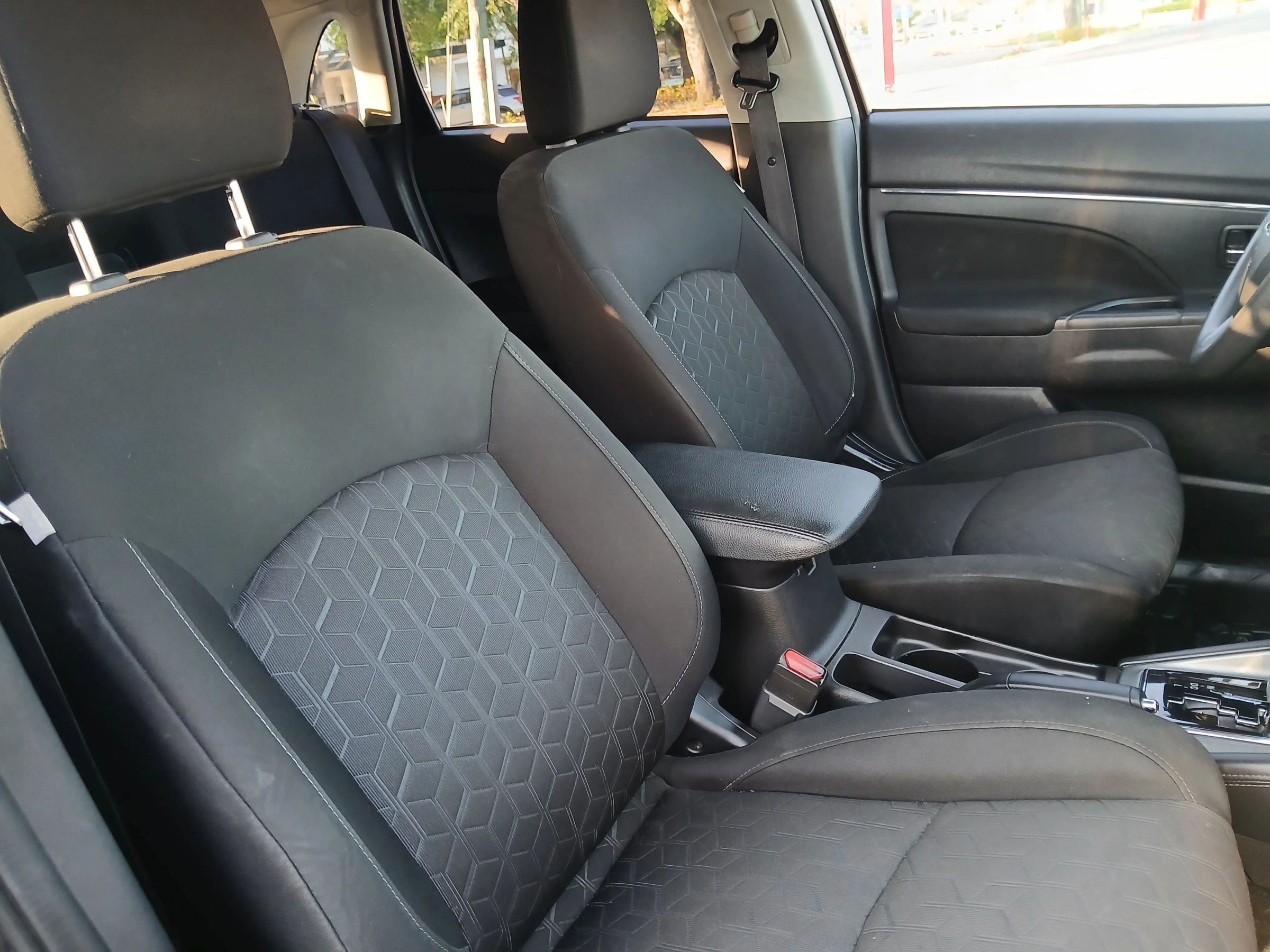 Used 2020 Mitsubishi Outlander Sport AWD image 26