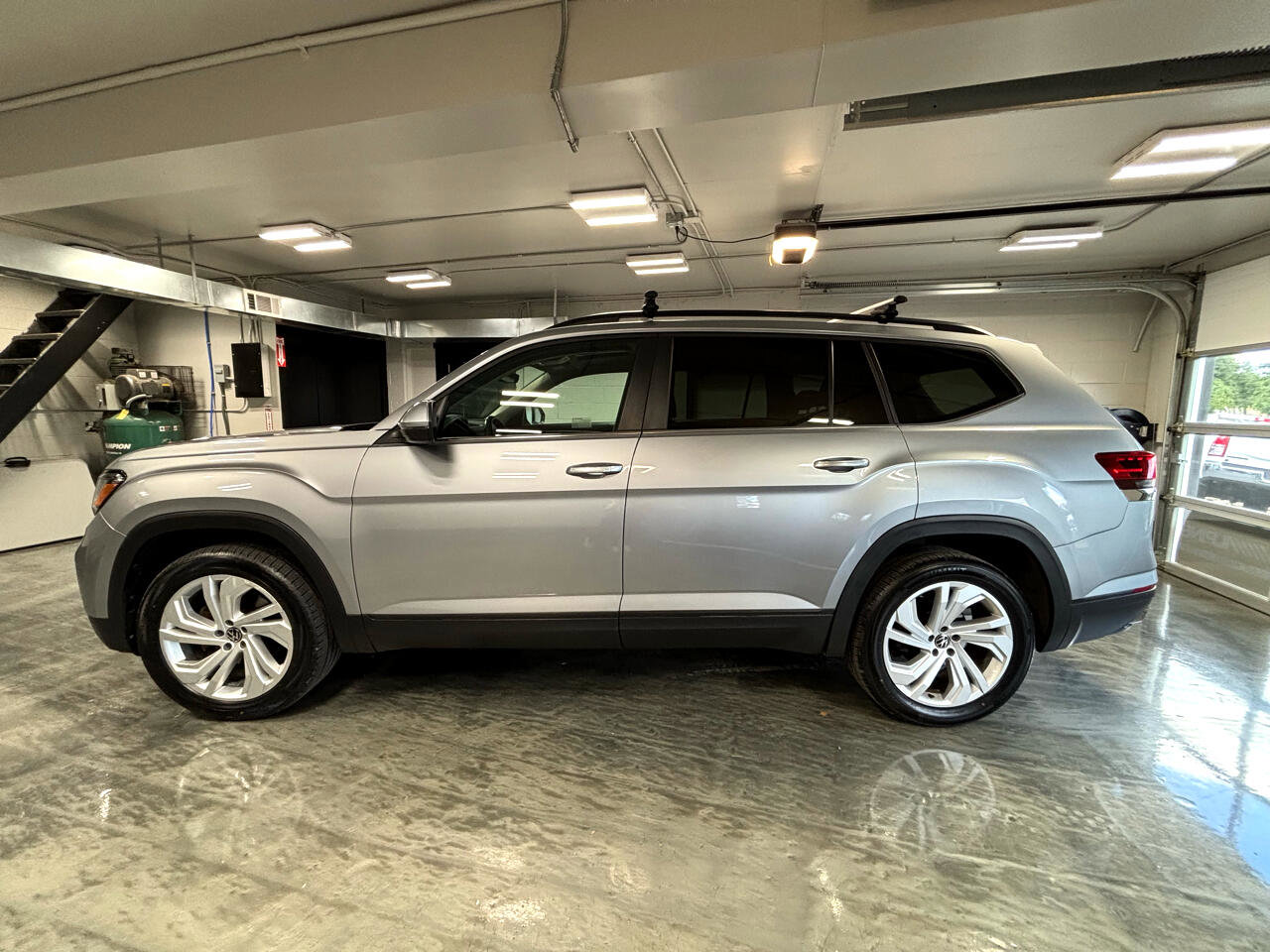 Used 2021 Volkswagen Atlas SE w/ Panoramic Sunroof Package image 6