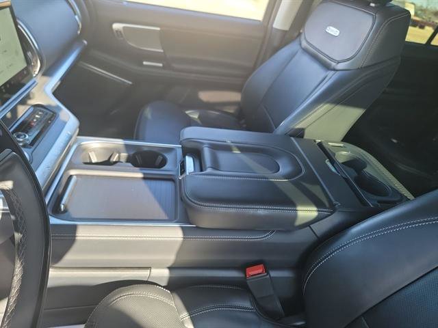 Used 2025 Ford Expedition Max Platinum AWD/4WD image 21