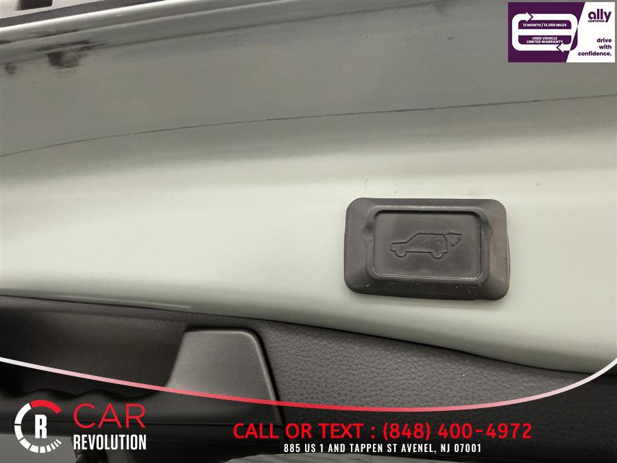 Used 2019 Toyota RAV4 XLE Premium w/ Cold Weather Package image 8