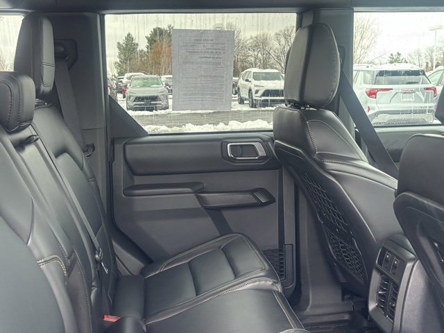 Used 2025 Ford Bronco Badlands image 17