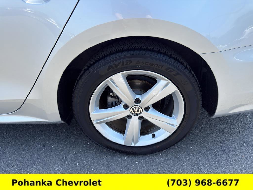 Used 2014 Volkswagen Passat 1.8T SE FWD image 25