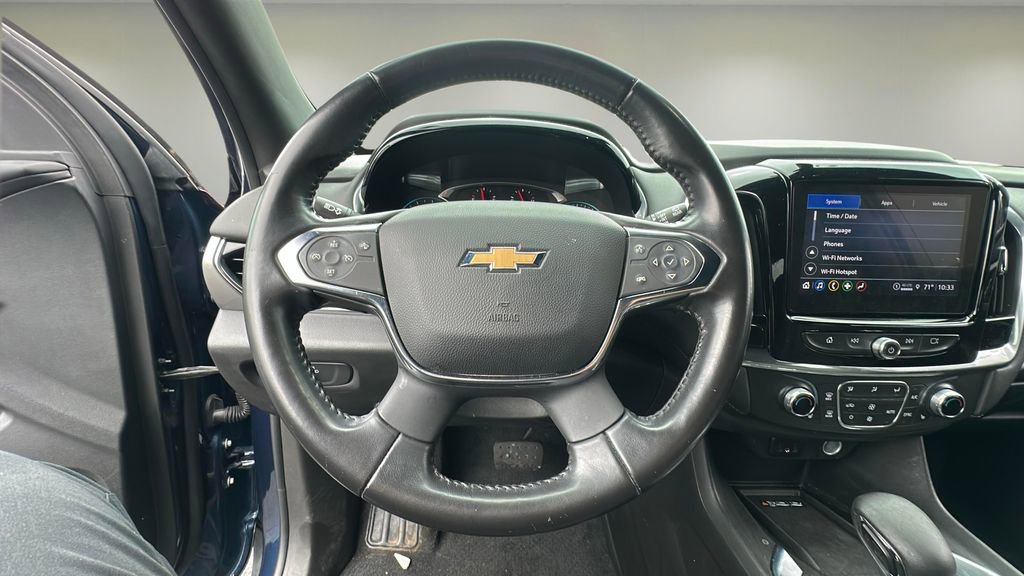 Used 2022 Chevrolet Traverse LT image 11