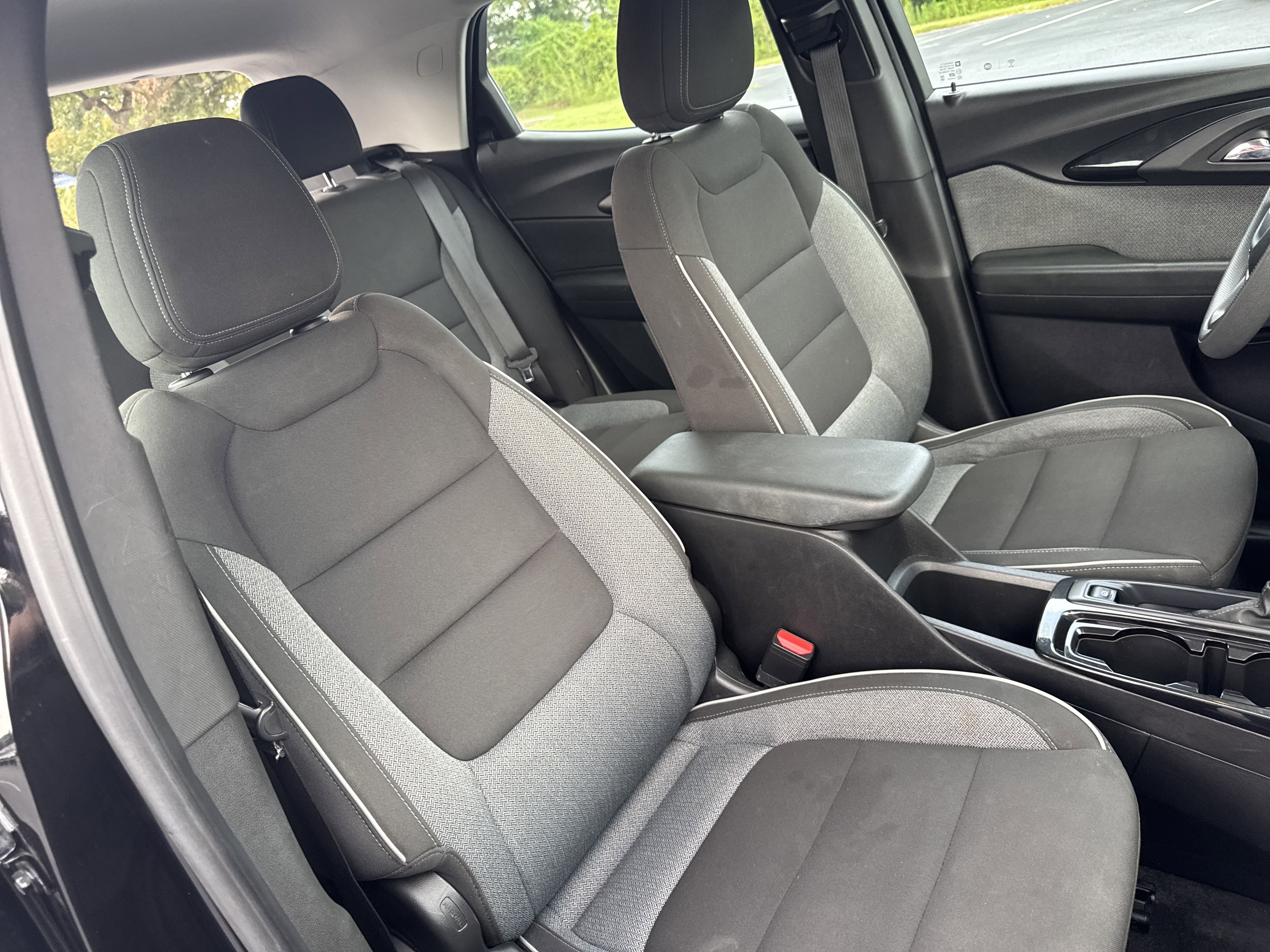 Used 2023 Chevrolet TrailBlazer LS image 32