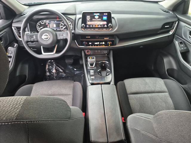 Used 2024 Nissan Rogue SV FWD image 17