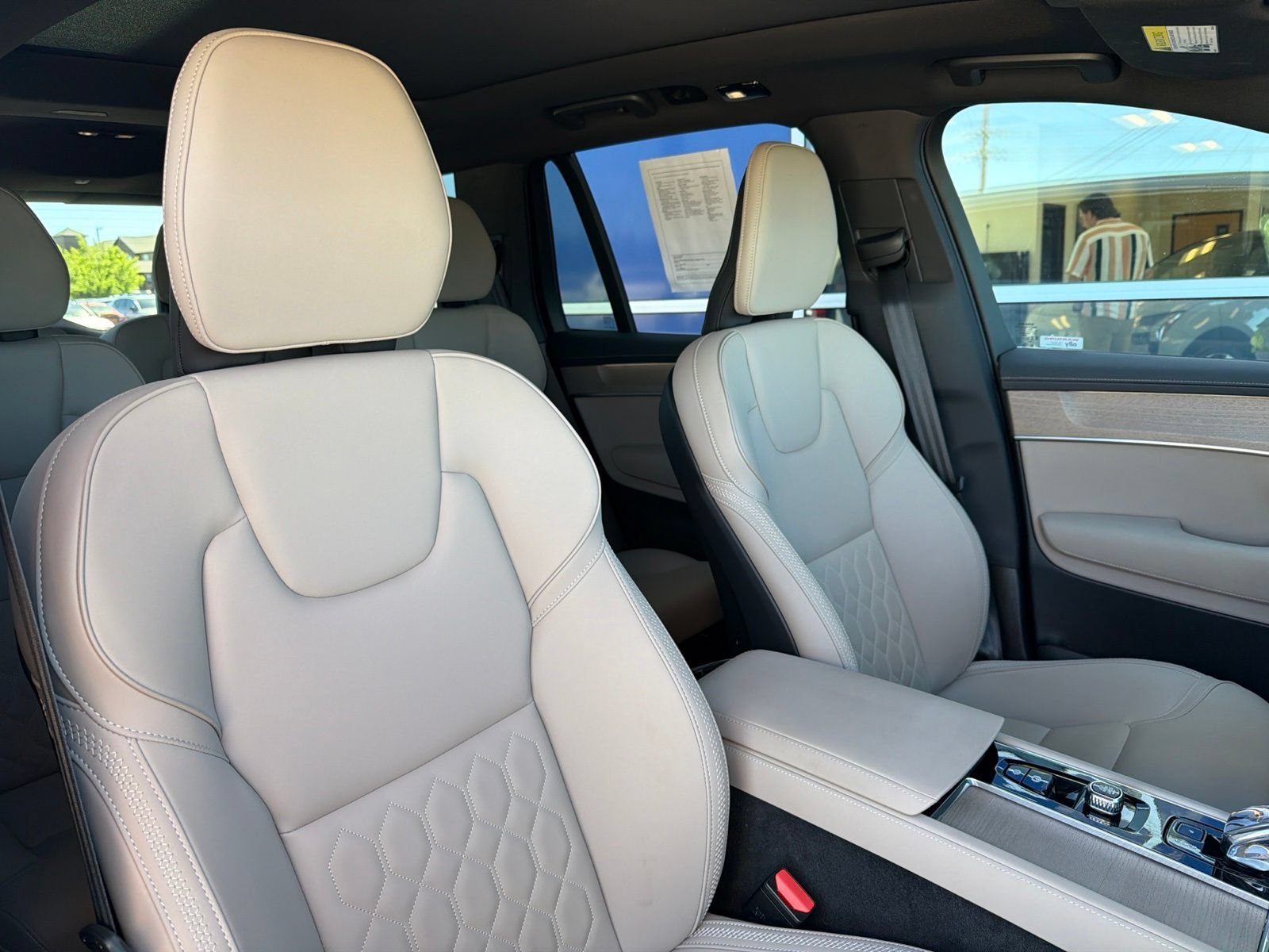 Used 2025 Volvo XC90 B6 Plus AWD/4WD image 26