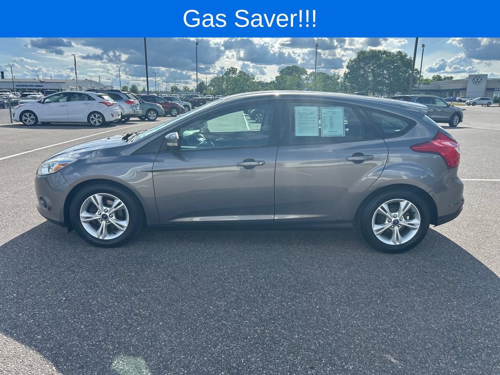 Used 2014 Ford Focus SE w/ SE Winter Package FWD image 5
