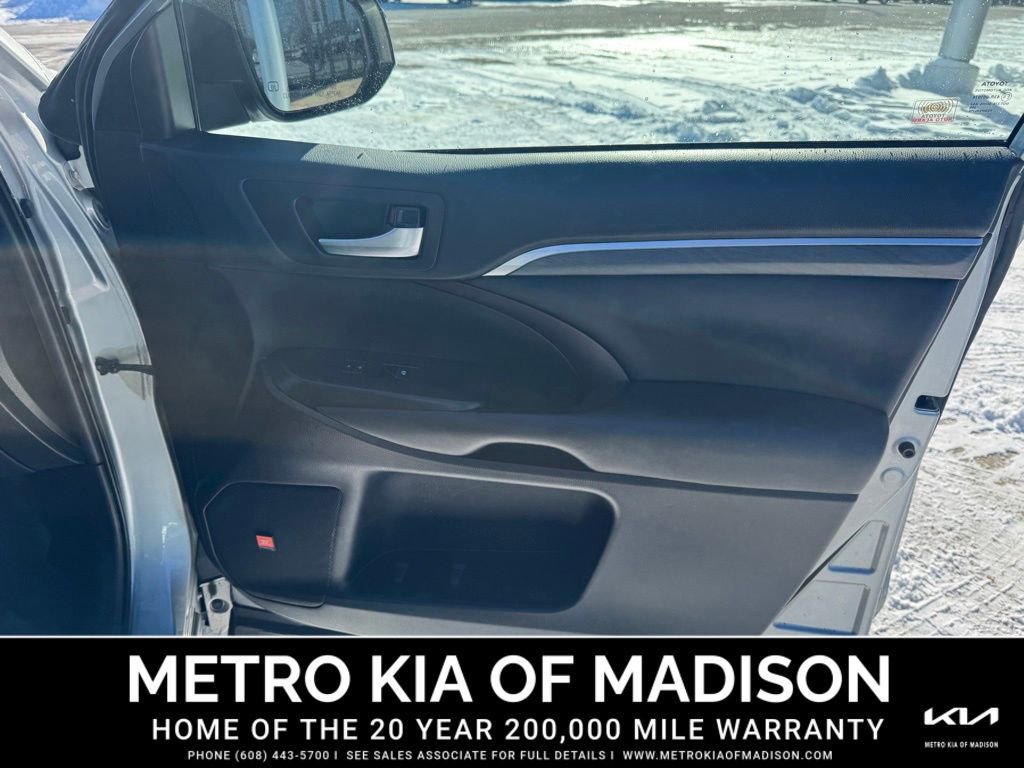 Used 2019 Toyota Highlander Limited Platinum image 35