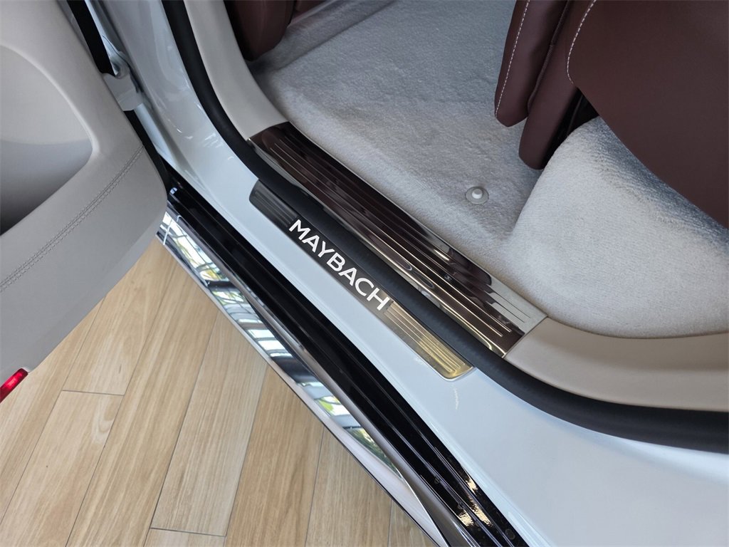 New 2026 Mercedes-Benz Maybach GLS 600 4MATIC image 18