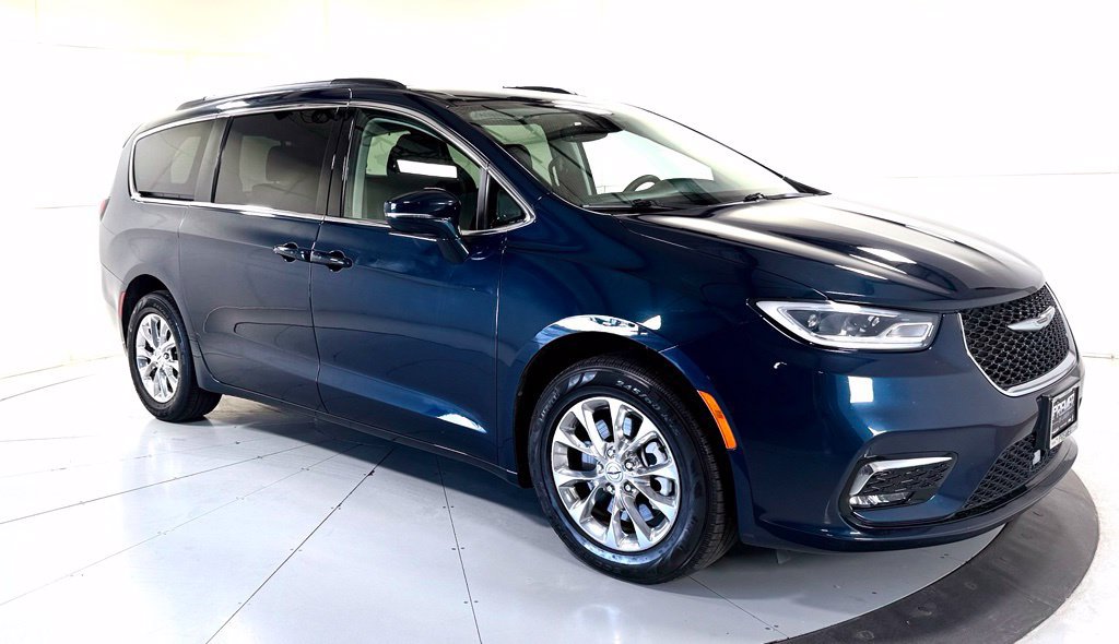Used 2022 Chrysler Pacifica Touring-L