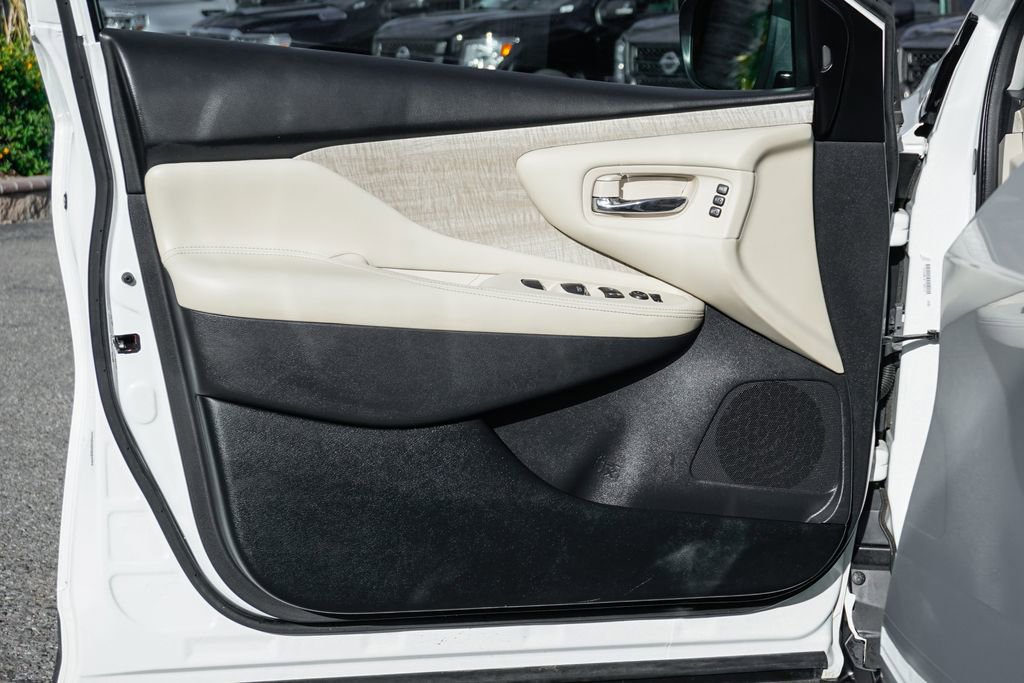 Used 2020 Nissan Murano SL w/ Moonroof Package image 16