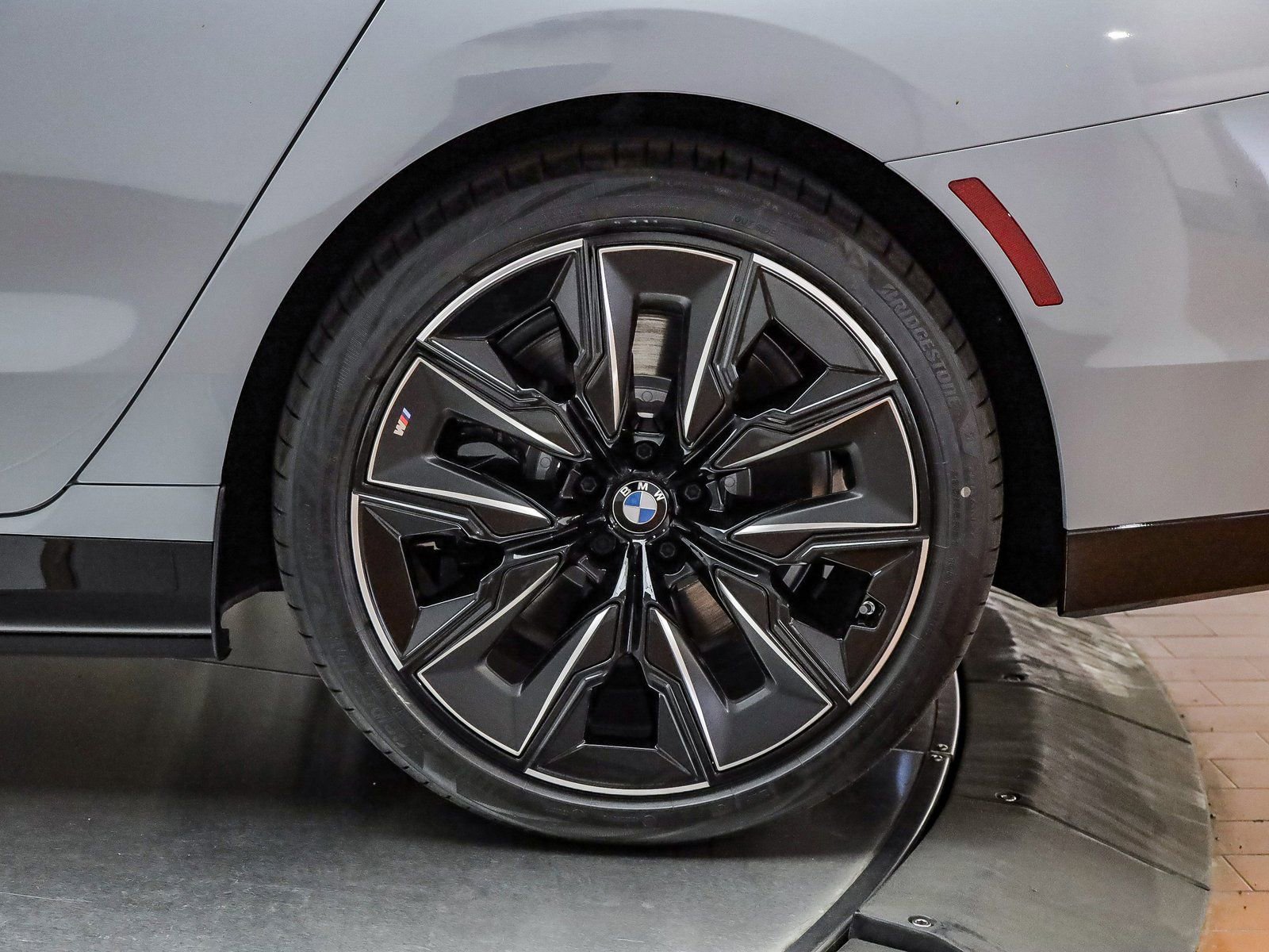 New 2025 BMW i7 xDrive60 w/ Premium Package image 11