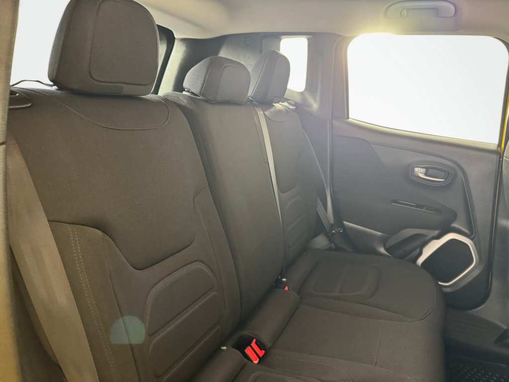 Used 2018 Jeep Renegade Latitude w/ Cold Weather Group AWD/4WD image 33