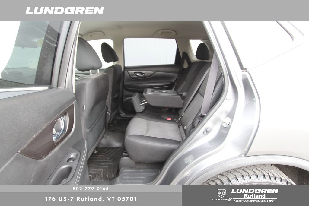 Used 2020 Nissan Rogue SV image 30