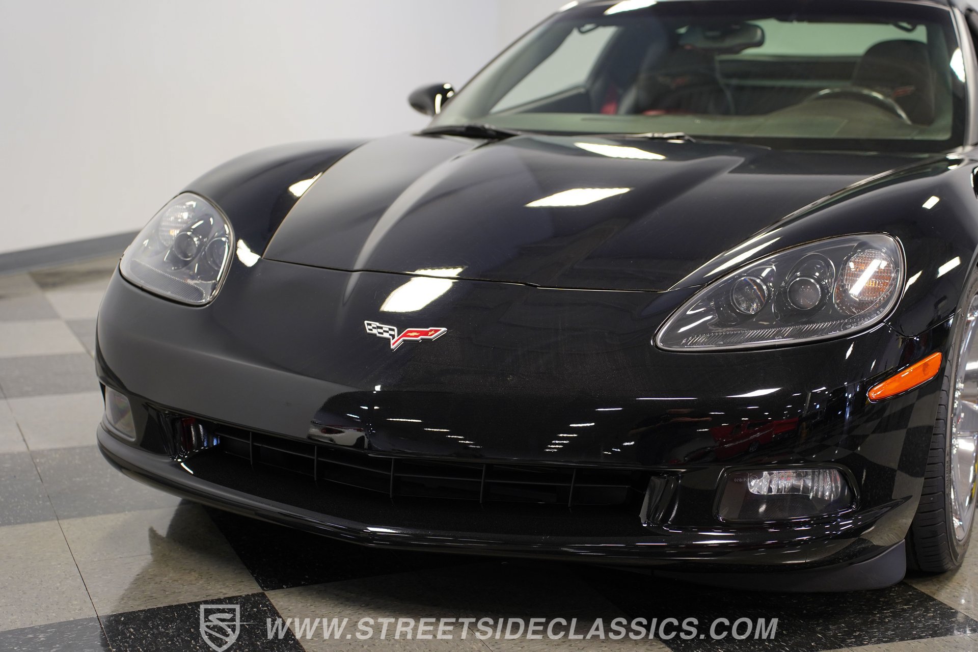 Used 2007 Chevrolet Corvette Coupe w/ Performance Package RWD image 20