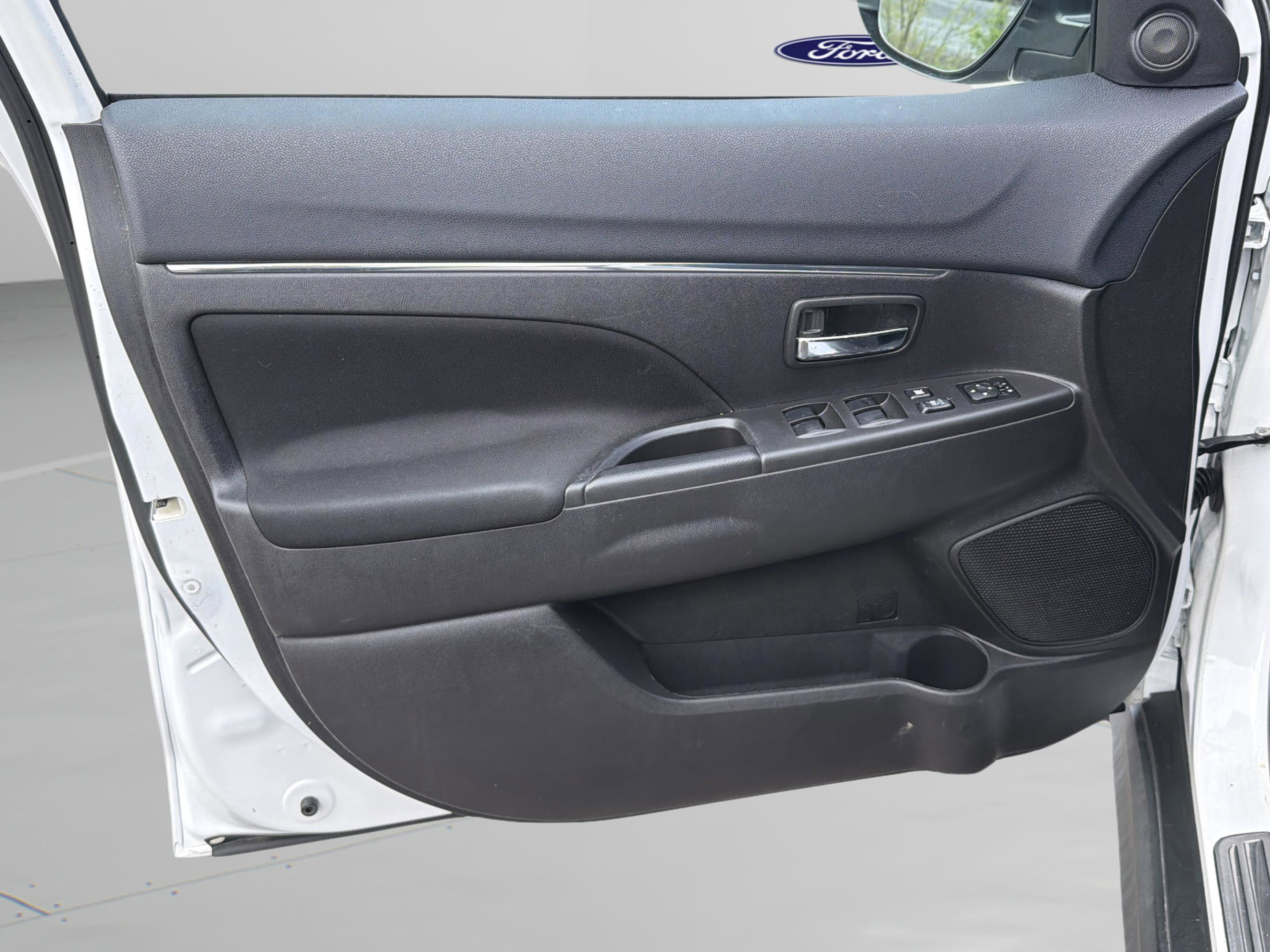 Used 2015 Mitsubishi Outlander Sport GT image 31