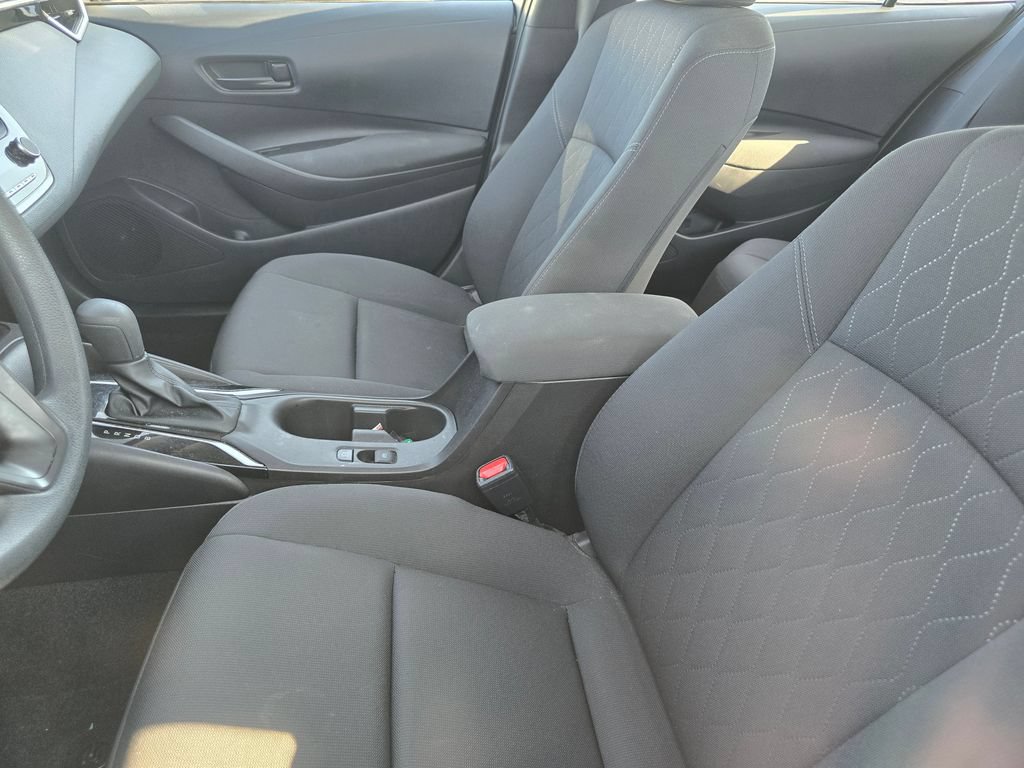 Used 2025 Toyota Corolla LE FWD image 22