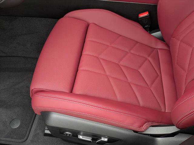 New 2026 BMW 550e xDrive AWD/4WD image 4