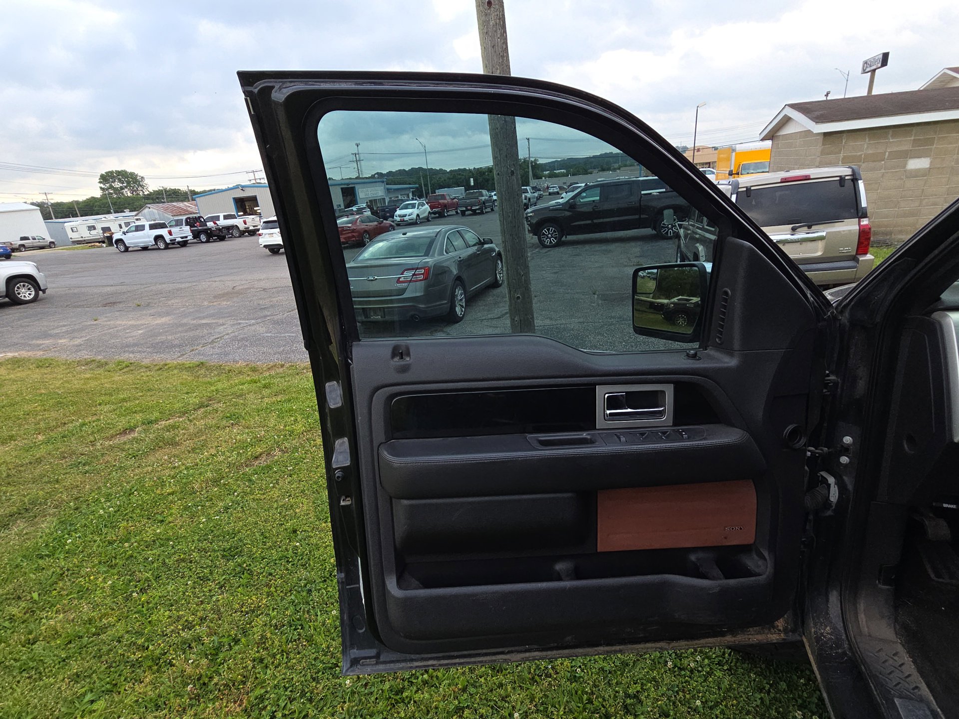 Used 2012 Ford F150 Platinum AWD/4WD image 8