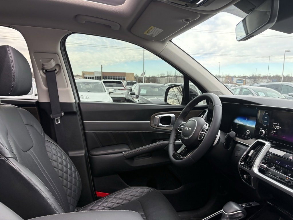 Used 2023 Kia Sorento SX Prestige image 32