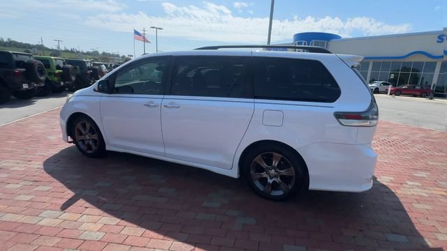 Used 2015 Toyota Sienna SE w/ SE Preferred Package FWD image 8