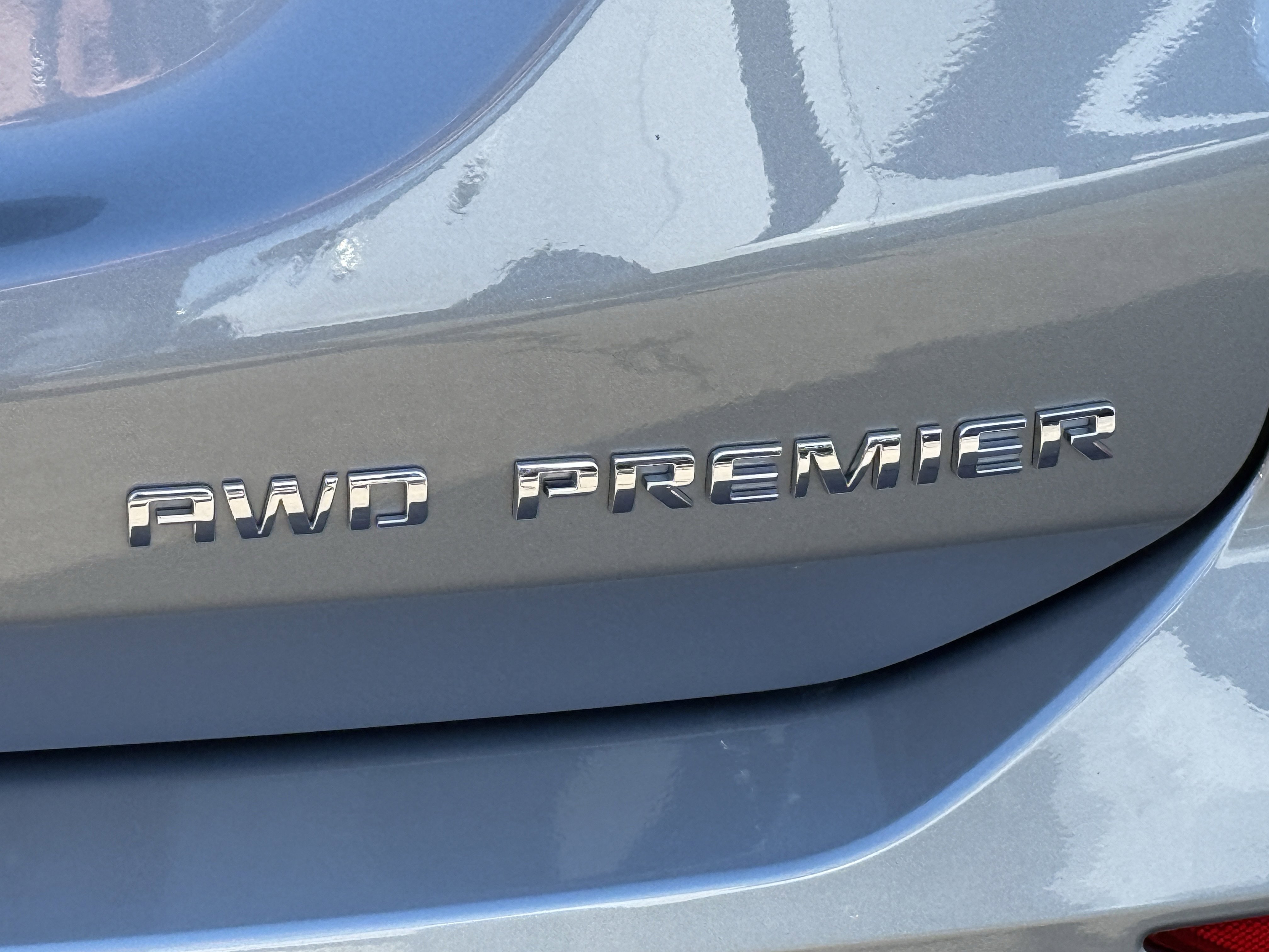 Used 2024 Chevrolet Equinox Premier image 9