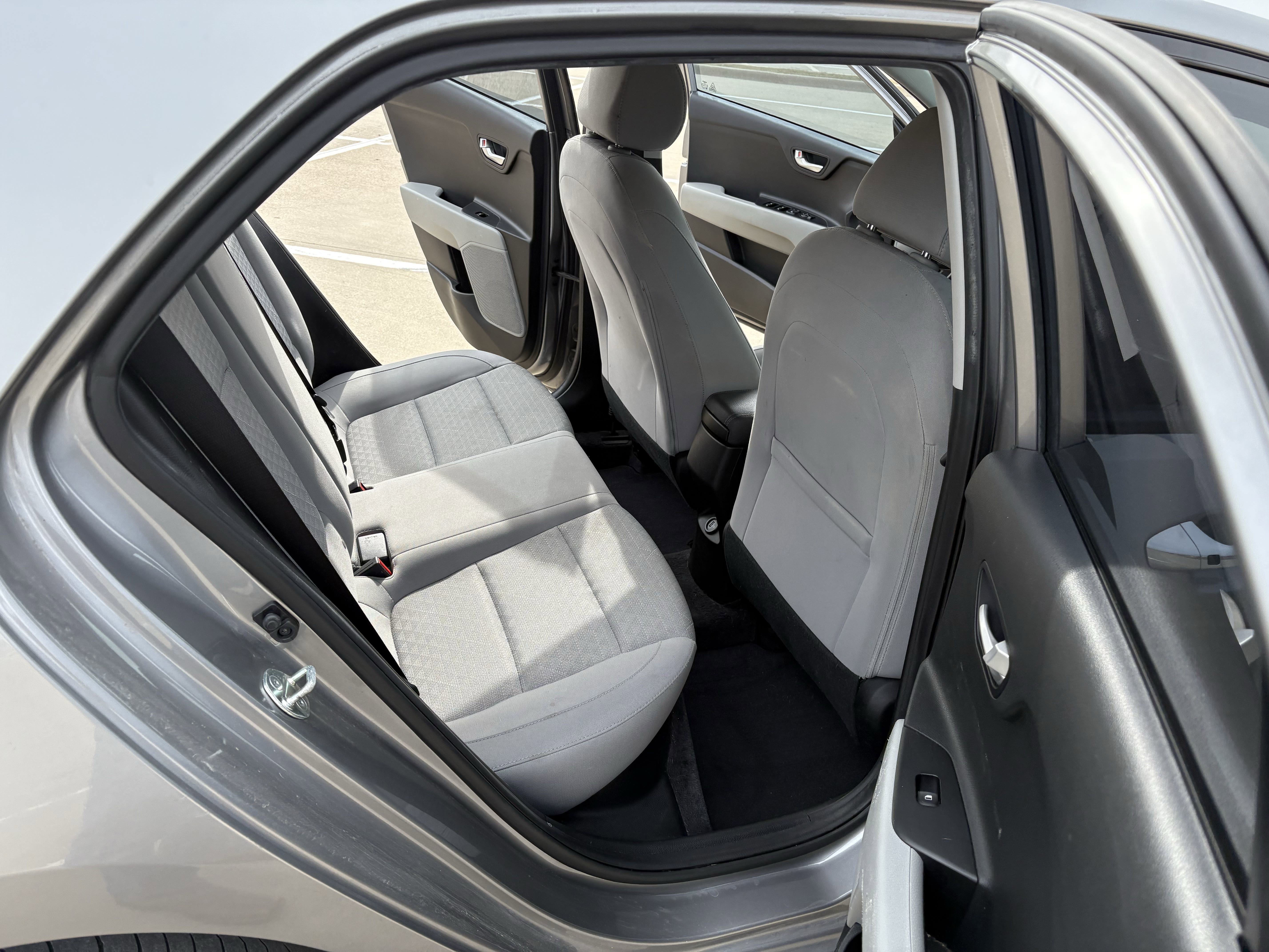 Used 2023 Kia Rio S w/ Technology Package image 9