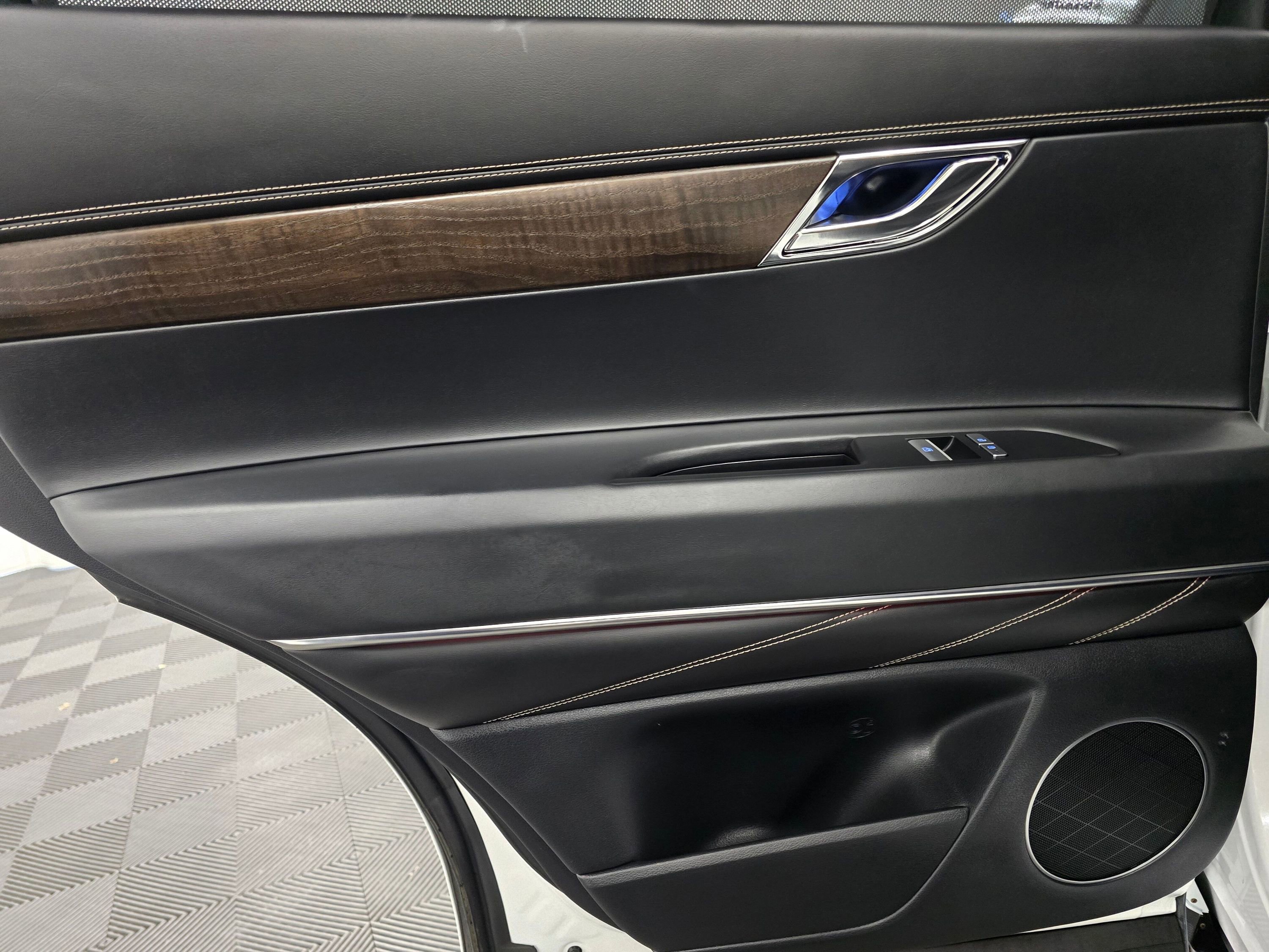 Used 2024 Genesis GV80 2.5T image 21