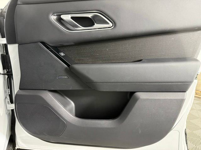 Certified 2026 Land Rover Range Rover Velar Dynamic SE AWD/4WD image 31