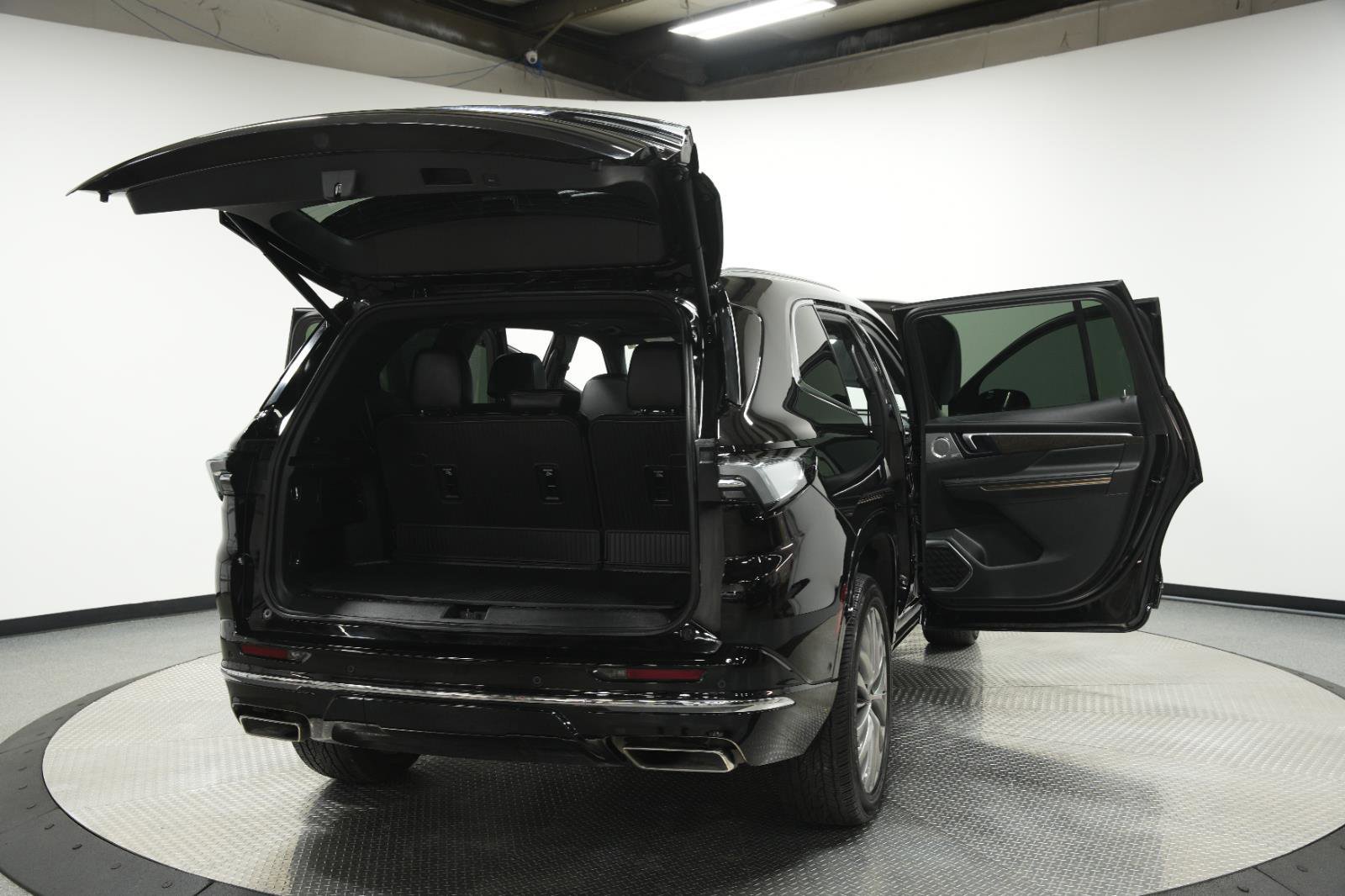 Used 2026 Buick Enclave Avenir w/ Super Cruise Package FWD image 12