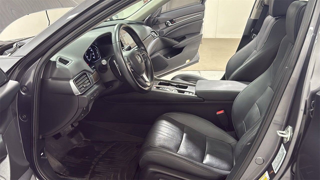 Used 2021 Honda Accord Touring image 12