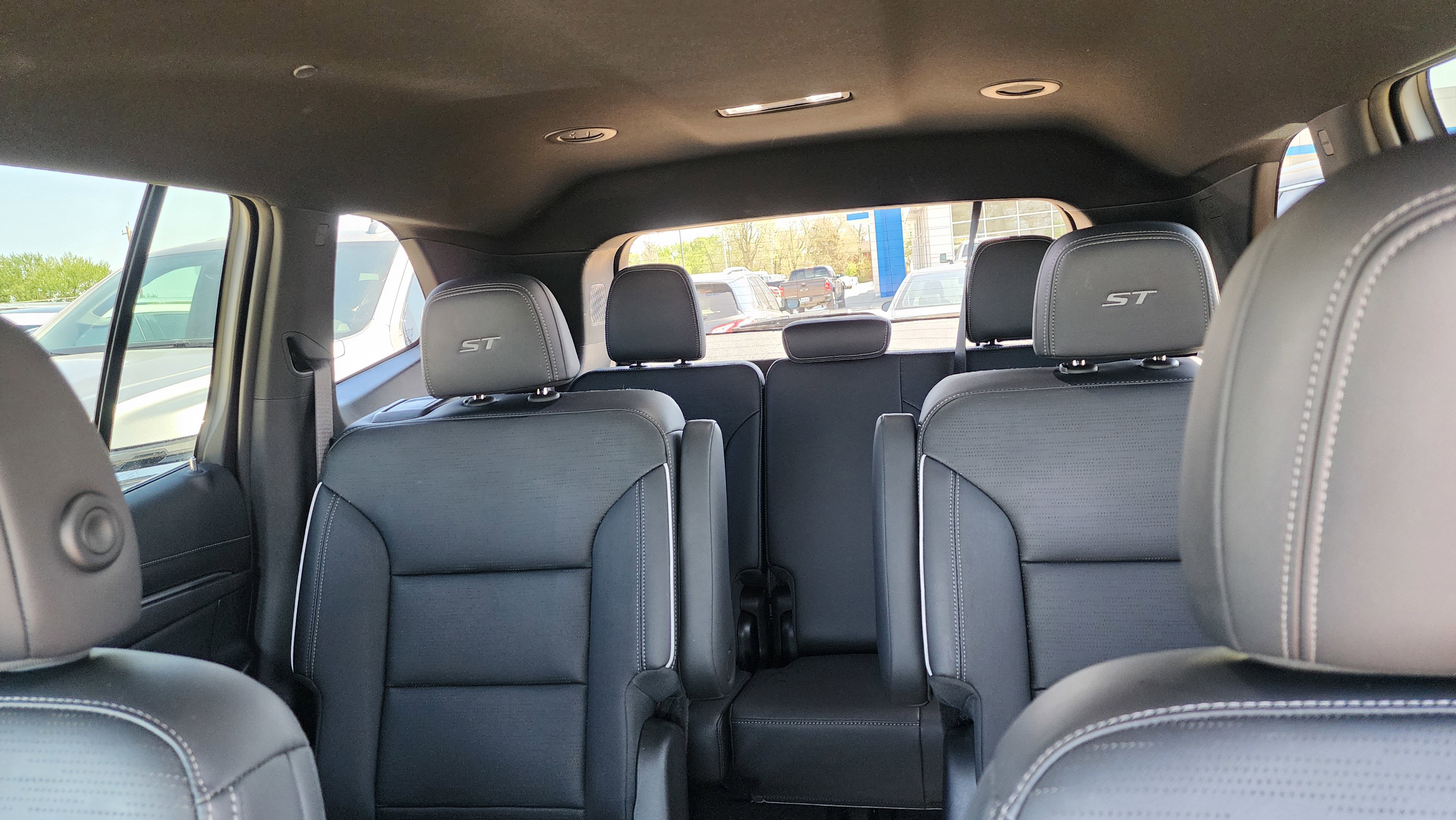 Used 2025 Buick Enclave Sport Touring AWD/4WD image 18