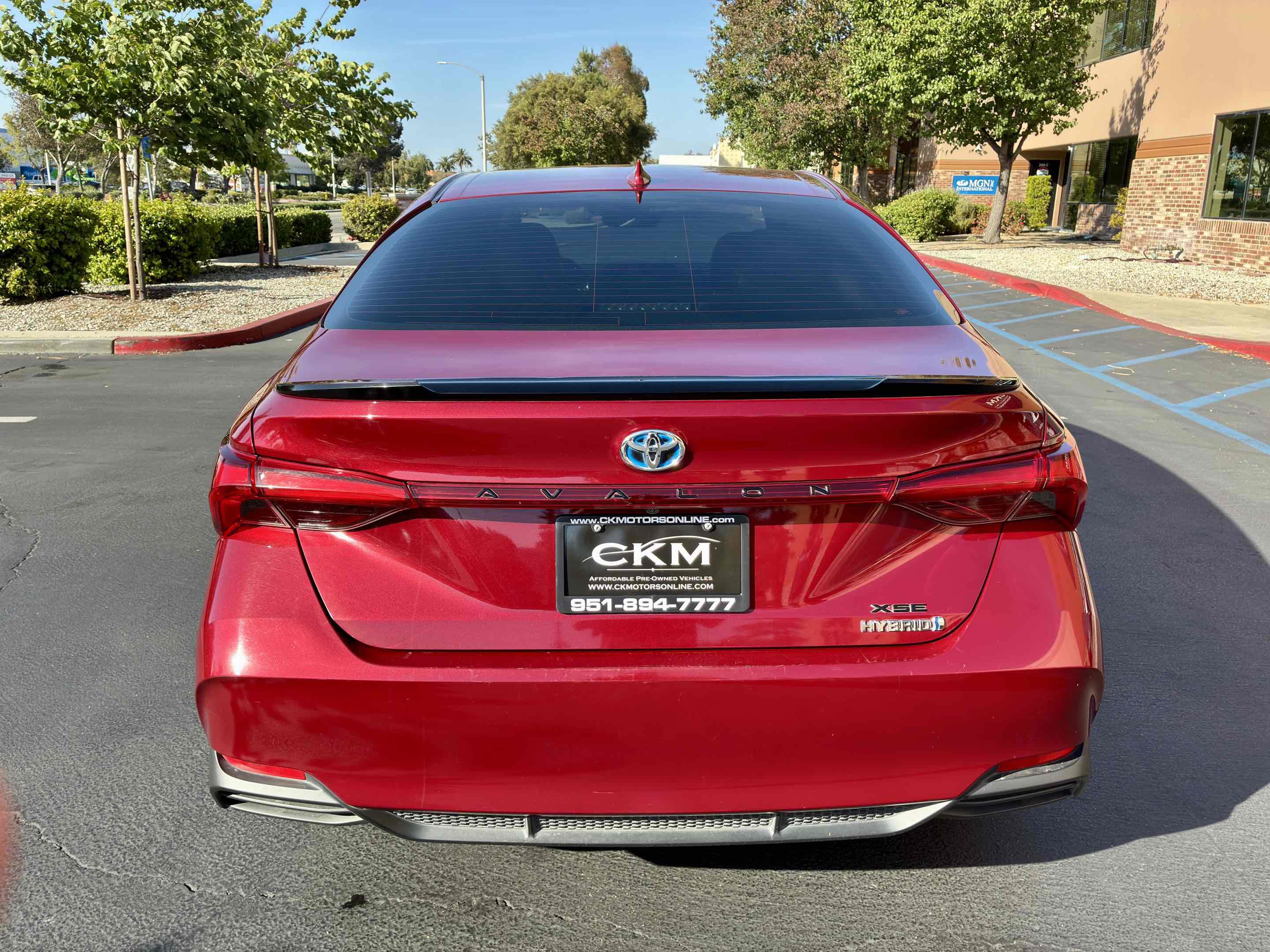Used 2021 Toyota Avalon XSE w/ Carpet Mat Package (TMS) FWD image 9