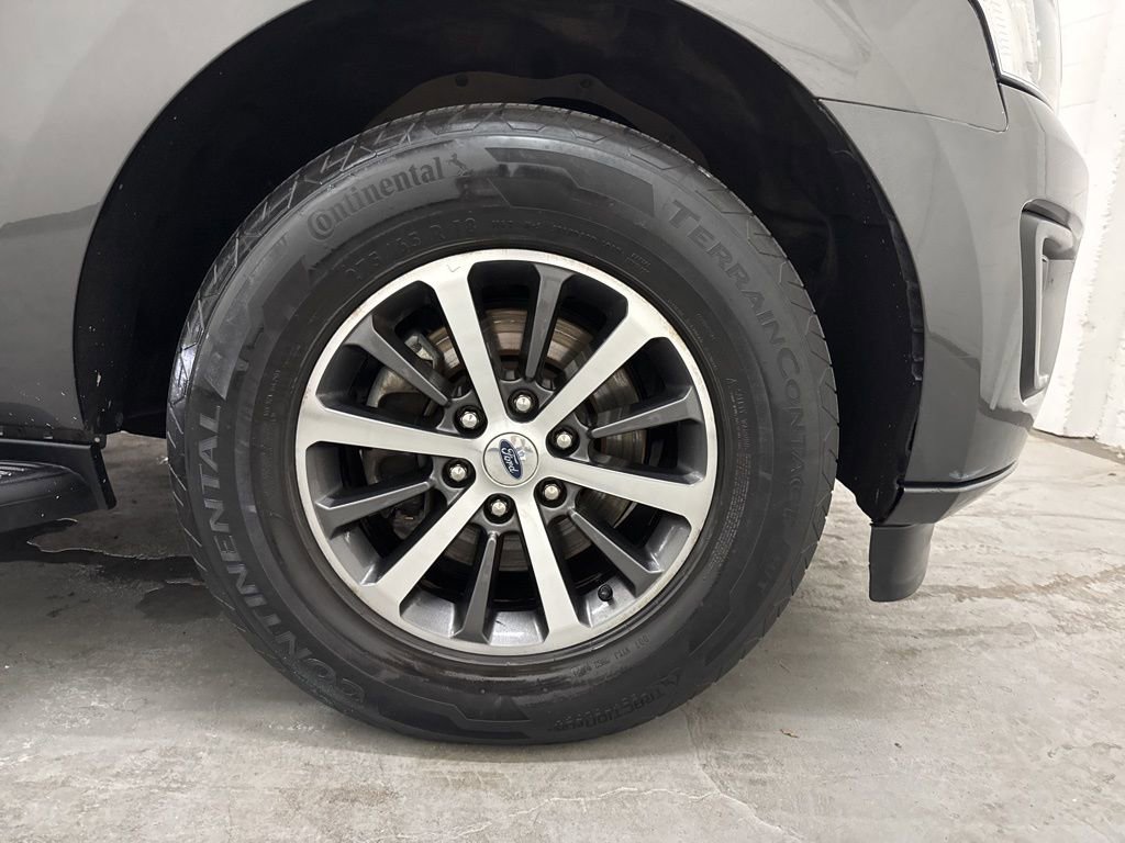 Used 2019 Ford Expedition XLT image 35