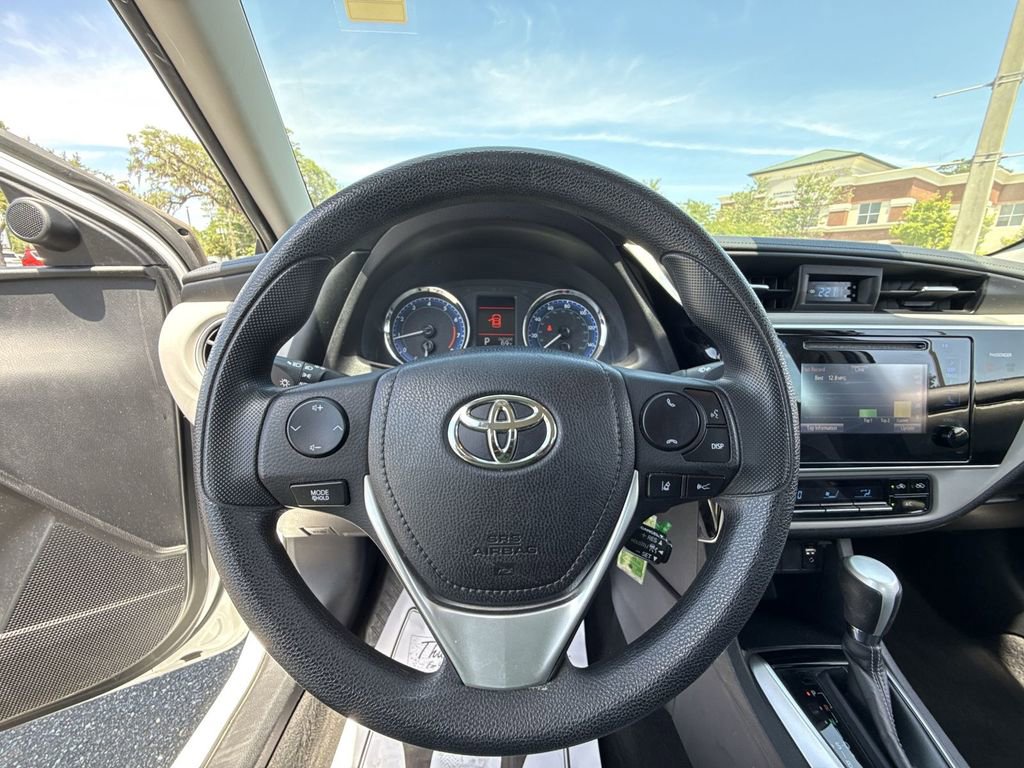 Used 2017 Toyota Corolla LE FWD image 13