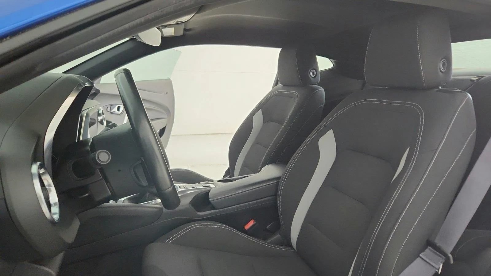 Used 2017 Chevrolet Camaro LT w/ Technology Package RWD image 21
