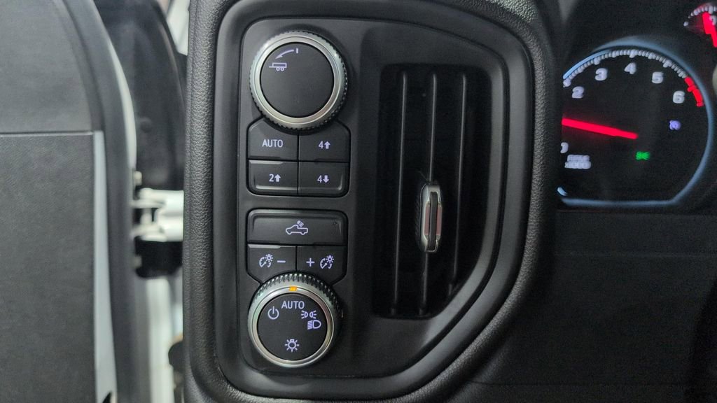 Used 2020 GMC Sierra 2500 4x4 Crew Cab w/ Fleet Convenience Package image 9