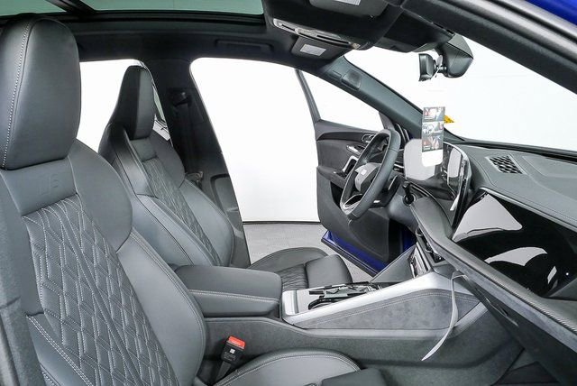 Used 2025 Audi SQ5 Premium Plus AWD/4WD image 24