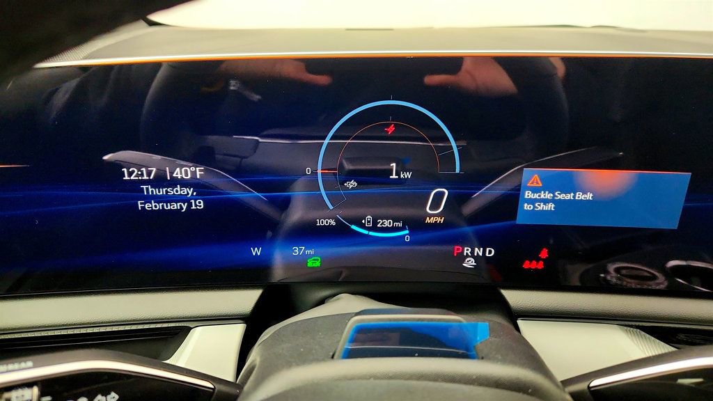 Used 2025 Cadillac Optiq Luxury 1 image 13