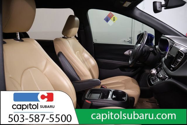 Used 2019 Chrysler Pacifica Touring Plus w/ S Appearance Package FWD image 28