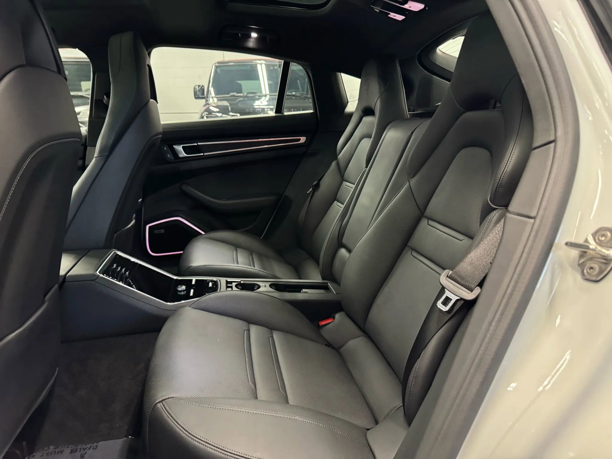 Used 2023 Porsche Panamera 4 Platinum Edition image 21