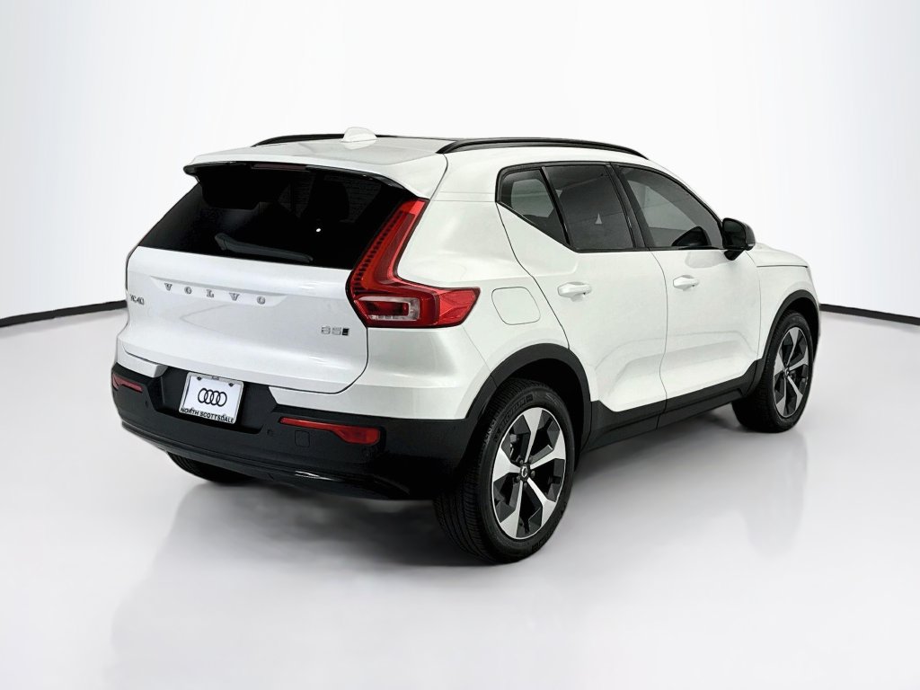 Used 2023 Volvo XC40 B5 Plus w/ Driver Assist Package AWD/4WD image 5
