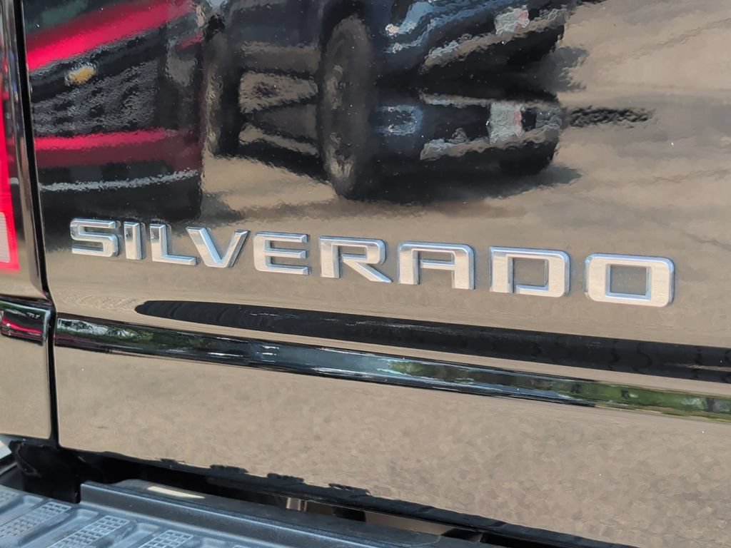 Used 2025 Chevrolet Silverado 3500 LTZ w/ LTZ Premium Package AWD/4WD image 41