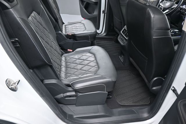 Used 2024 Volkswagen Atlas SEL Premium R-Line AWD/4WD image 32