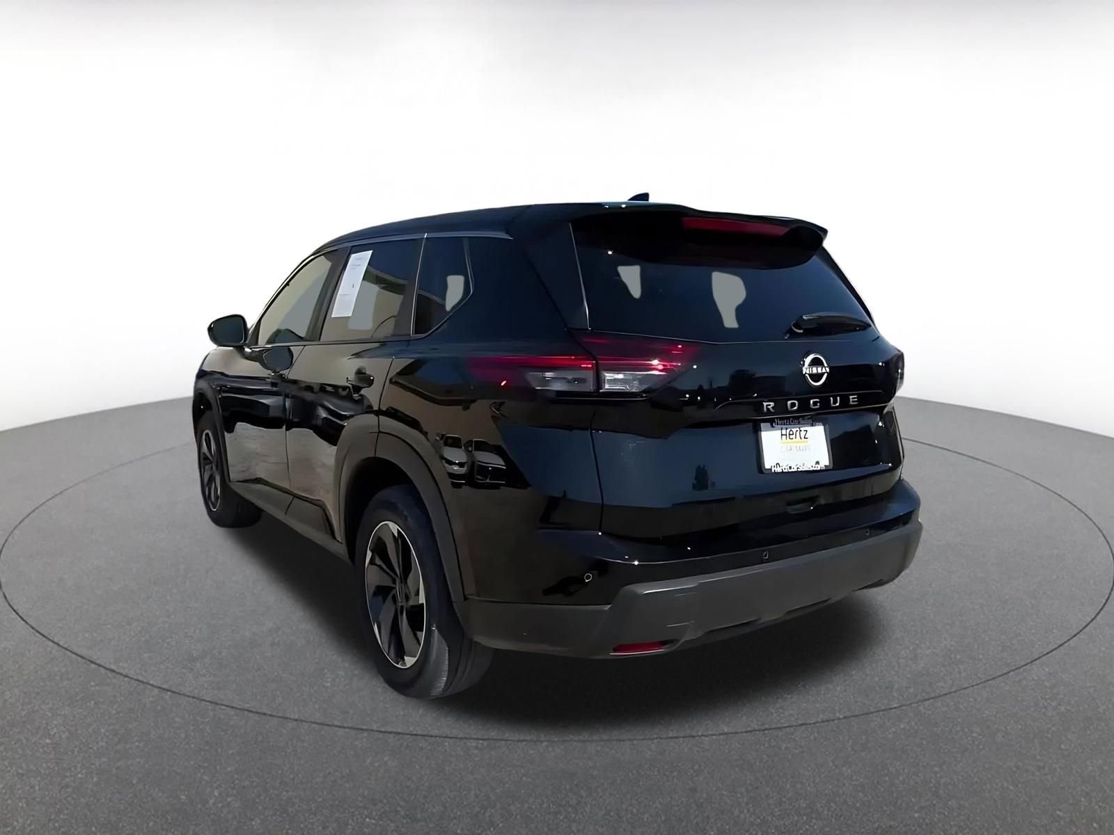 Used 2025 Nissan Rogue SV FWD image 11