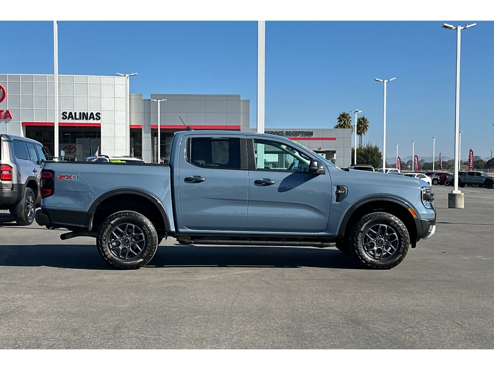 Used 2024 Ford Ranger XLT w/ FX4 Off-Road Package AWD/4WD image 3