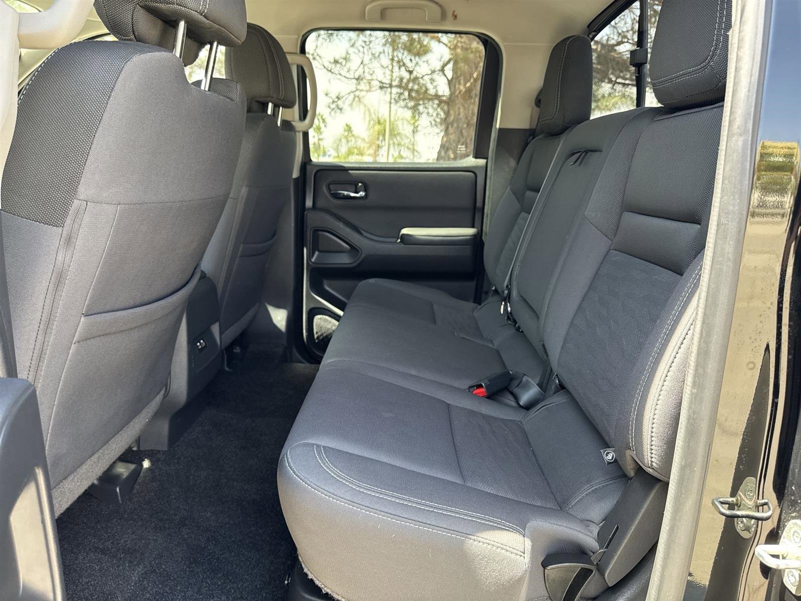 Used 2022 Nissan Frontier SV image 24