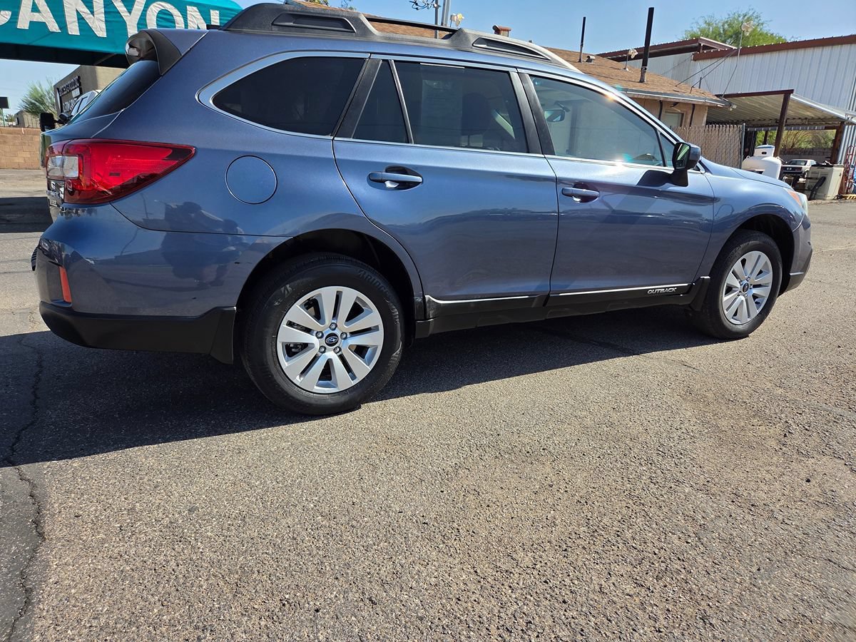 Used 2017 Subaru Outback 2.5i Premium w/ Popular Package #2 AWD/4WD image 5
