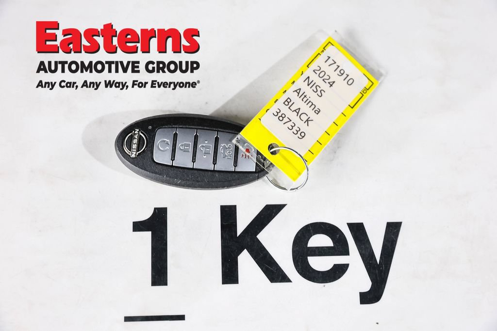 Used 2024 Nissan Altima 2.5 SR FWD image 25