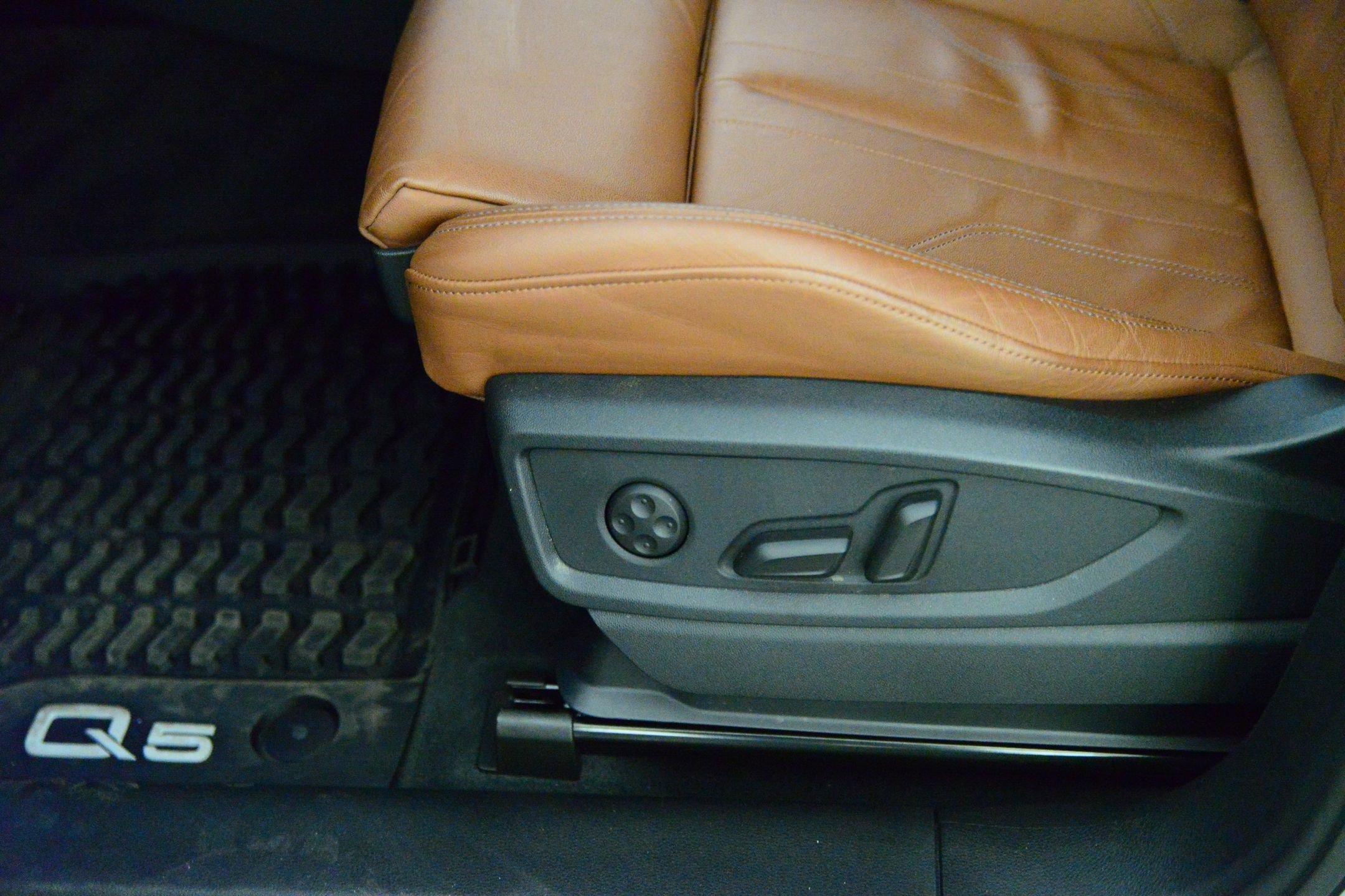 Certified 2025 Audi Q5 e Premium image 25